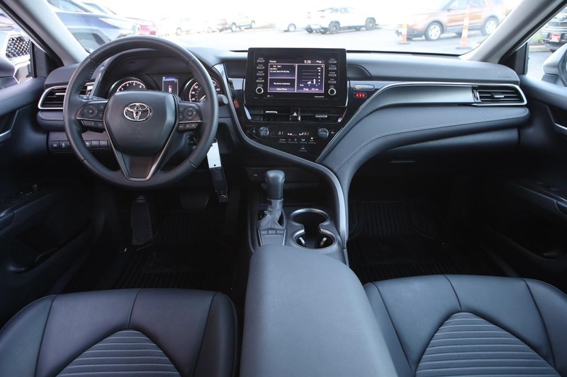 Toyota Camry Vehicle Image 21