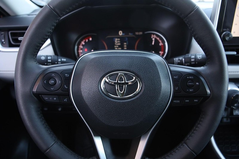 2023 Toyota RAV4 XLE Premium photo