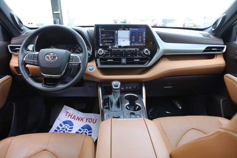 Toyota Highlander Hybrid Vehicle Image 26