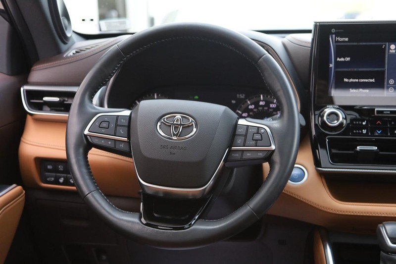 Toyota Highlander Hybrid Vehicle Image 28
