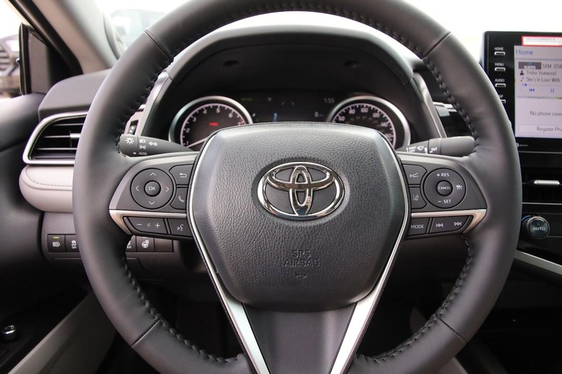 Toyota Camry Vehicle Image 12