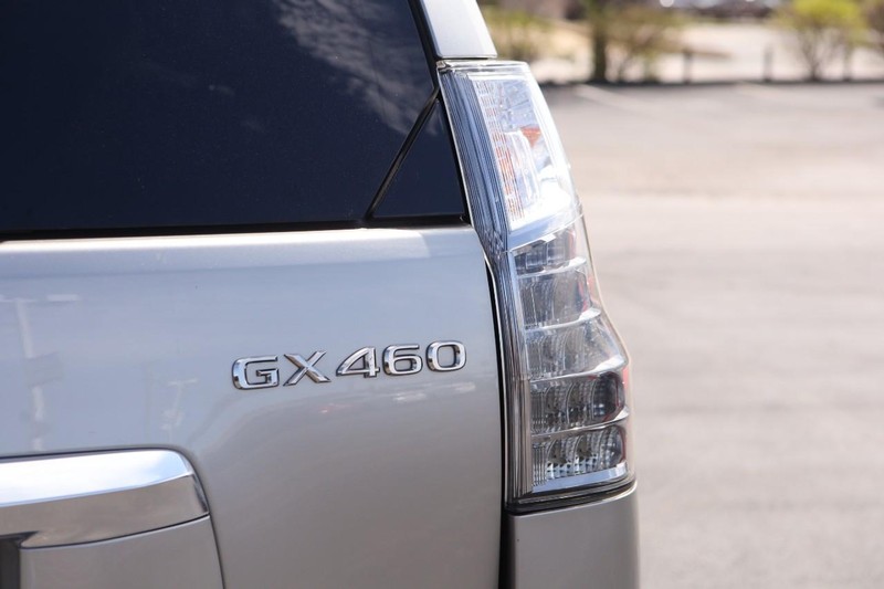 Lexus GX Vehicle Image 08