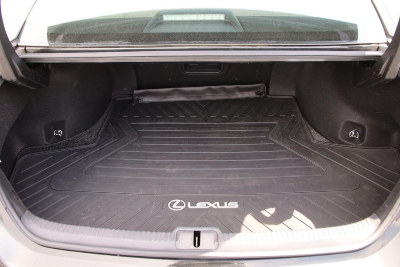 Lexus ES Vehicle Image 09