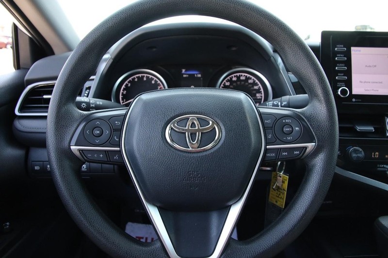 Toyota Camry Vehicle Image 12