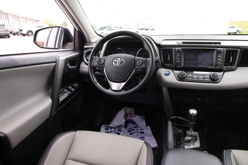 Toyota RAV4 Hybrid Vehicle Image 24