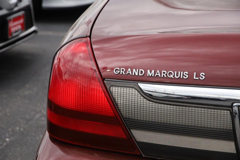 Mercury Grand Marquis Vehicle Image 08