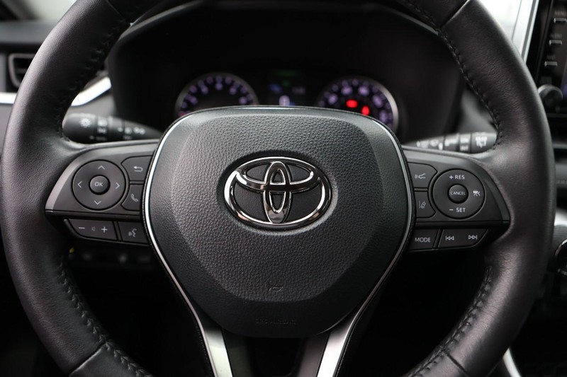 Toyota RAV4 Vehicle Image 14
