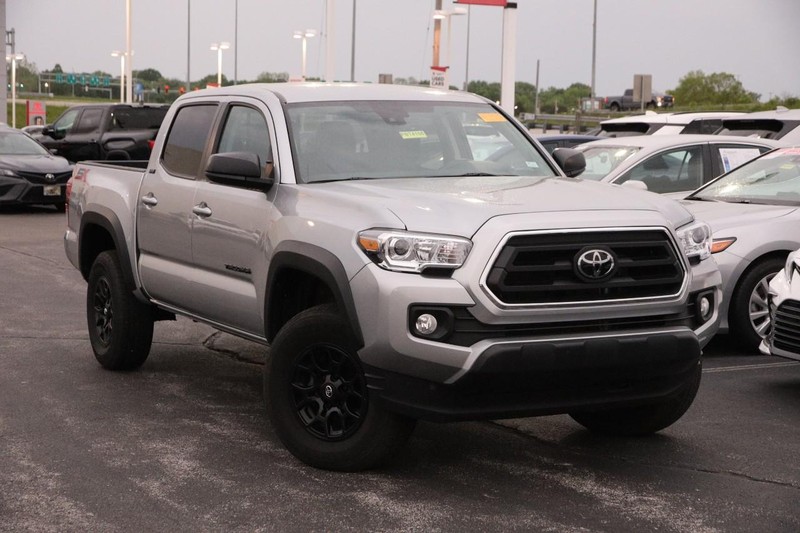 Toyota Tacoma 4WD Vehicle Image 02