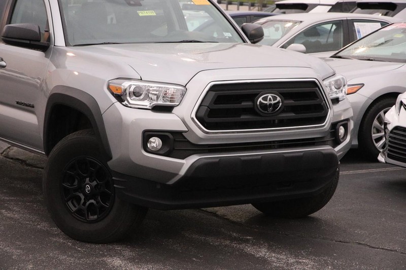 Toyota Tacoma 4WD Vehicle Image 04