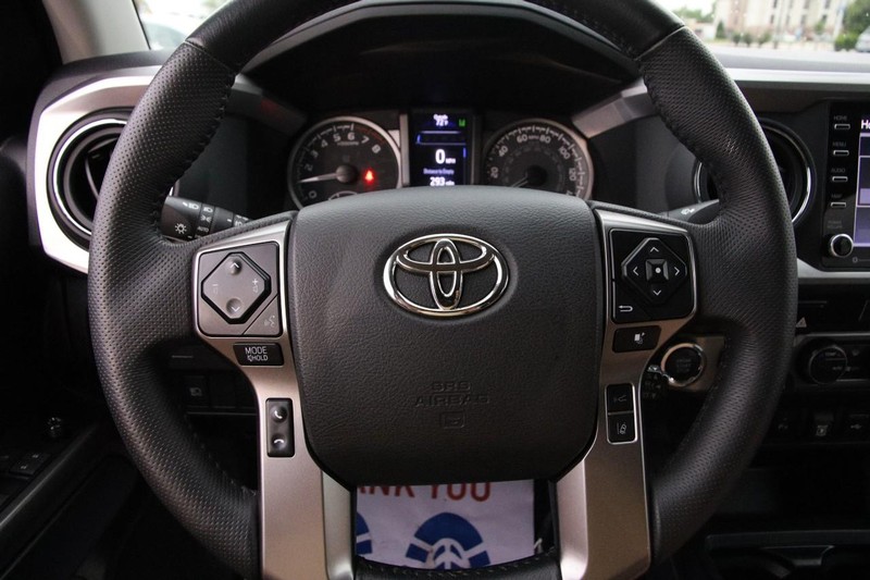 Toyota Tacoma 4WD Vehicle Image 14