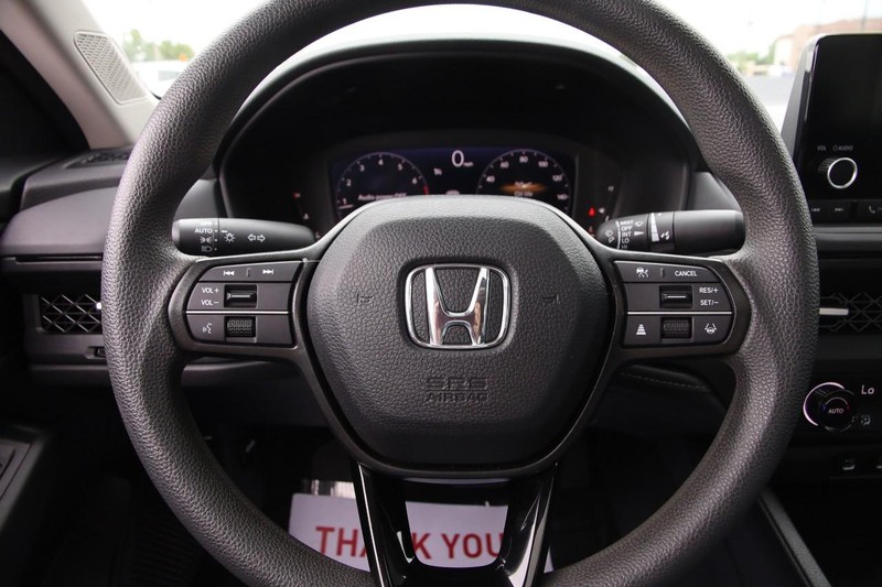 Honda Accord Sedan Vehicle Image 11