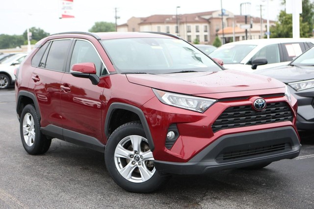 Used 2020 Toyota RAV4 XLE with VIN 2T3W1RFVXLW066764 for sale in Hazelwood, MO