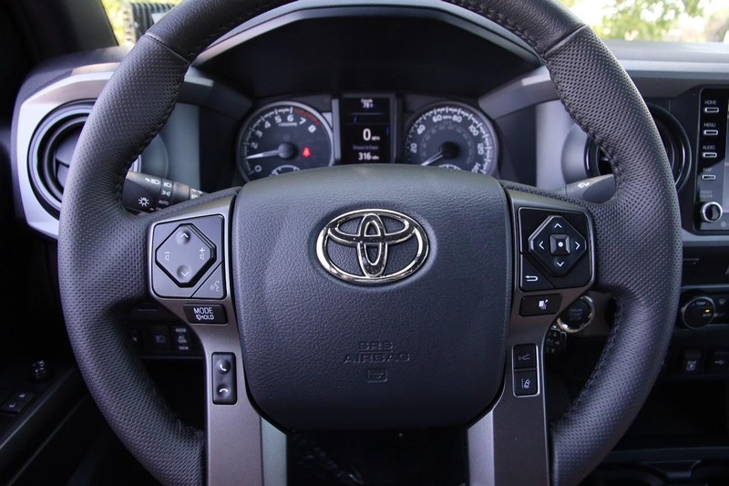 Toyota Tacoma 4WD Vehicle Image 12