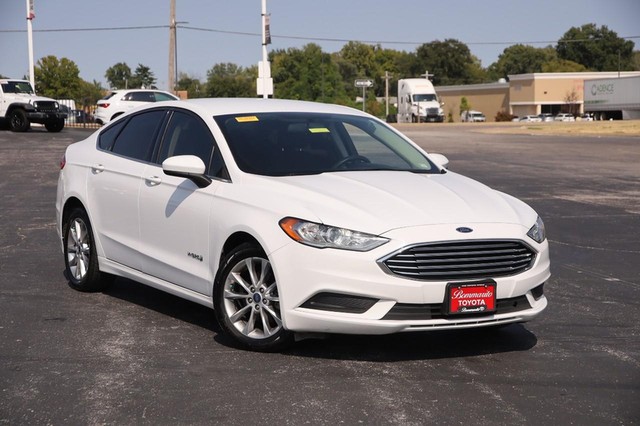 Used 2017 Ford Fusion Hybrid SE with VIN 3FA6P0LU3HR400186 for sale in Hazelwood, MO