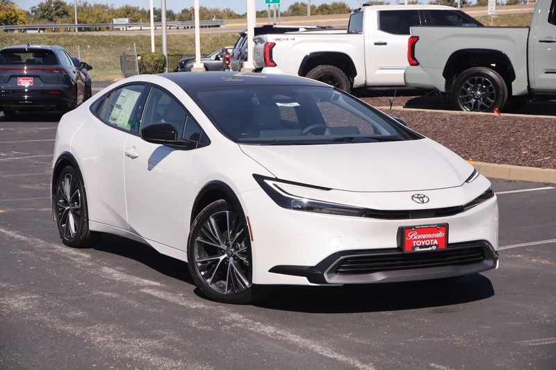 Toyota Prius Vehicle Image 02