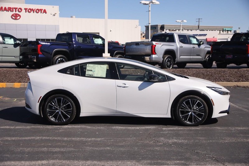 Toyota Prius Vehicle Image 06