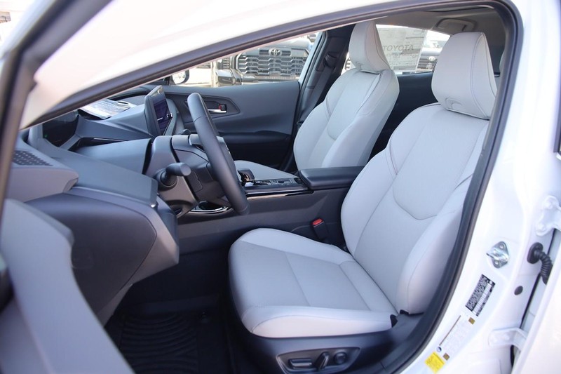 Toyota Prius Vehicle Image 11