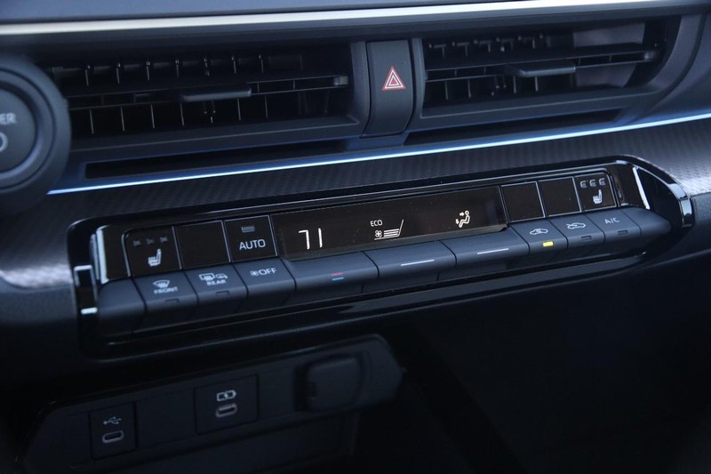 Toyota Prius Vehicle Image 20