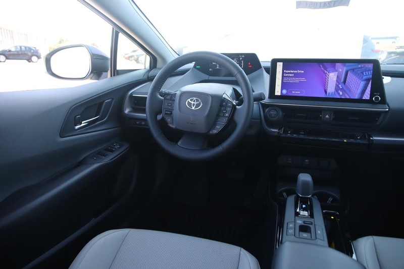 Toyota Prius Vehicle Image 24