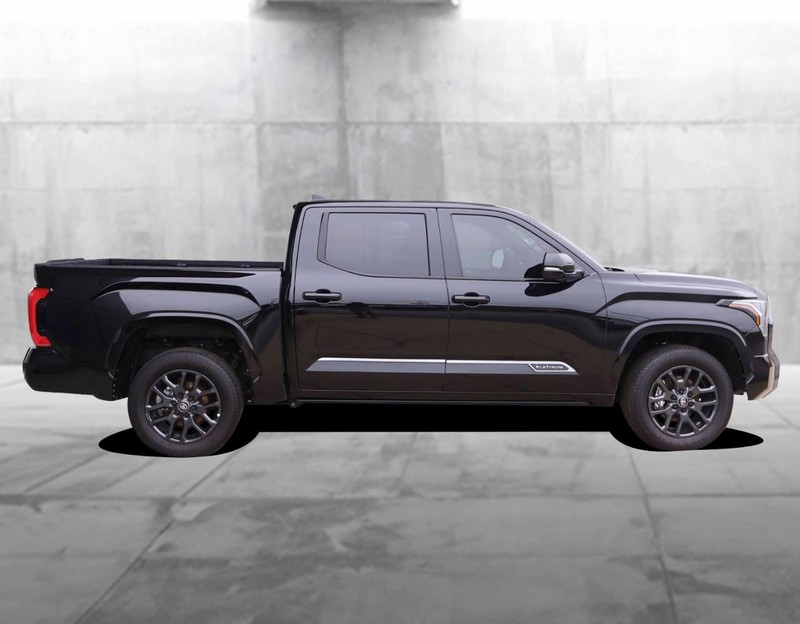 Toyota Tundra 4WD Vehicle Image 05