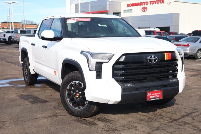 Toyota Tundra 4WD Vehicle Image 02