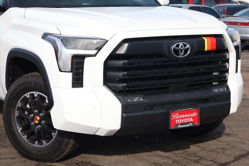 Toyota Tundra 4WD Vehicle Image 03