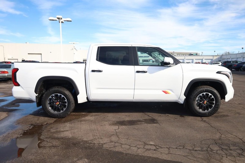 Toyota Tundra 4WD Vehicle Image 06