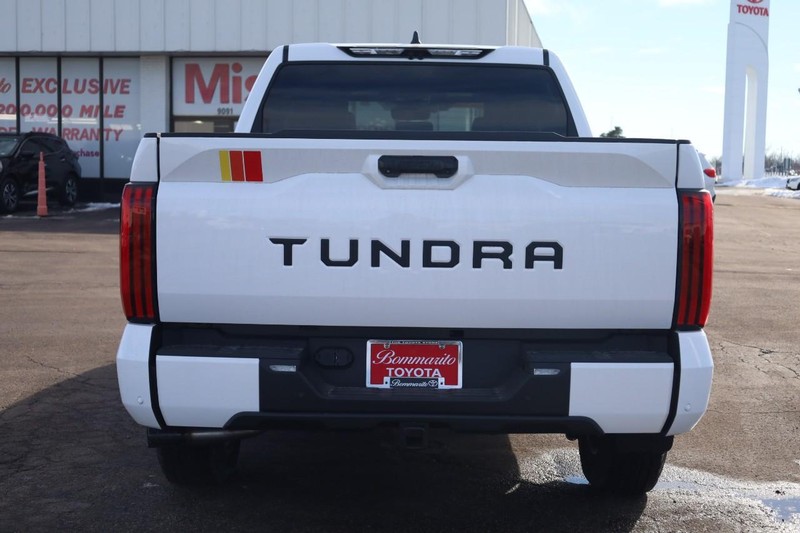 Toyota Tundra 4WD Vehicle Image 07