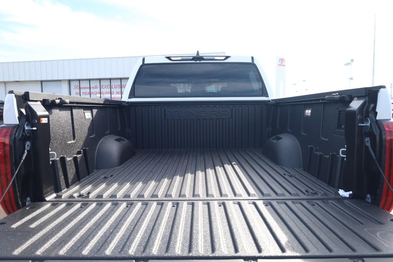 Toyota Tundra 4WD Vehicle Image 08