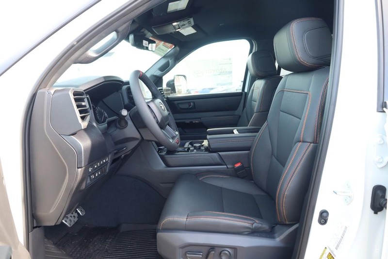 Toyota Tundra 4WD Vehicle Image 09