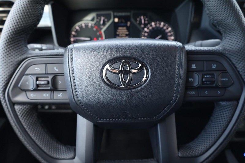Toyota Tundra 4WD Vehicle Image 10