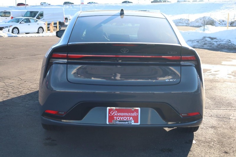 Toyota Prius Vehicle Image 06
