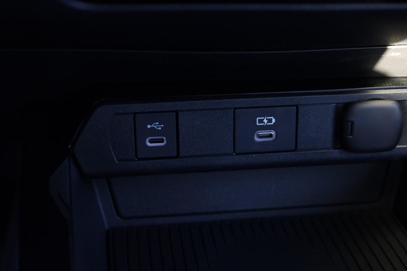 Toyota Prius Vehicle Image 15