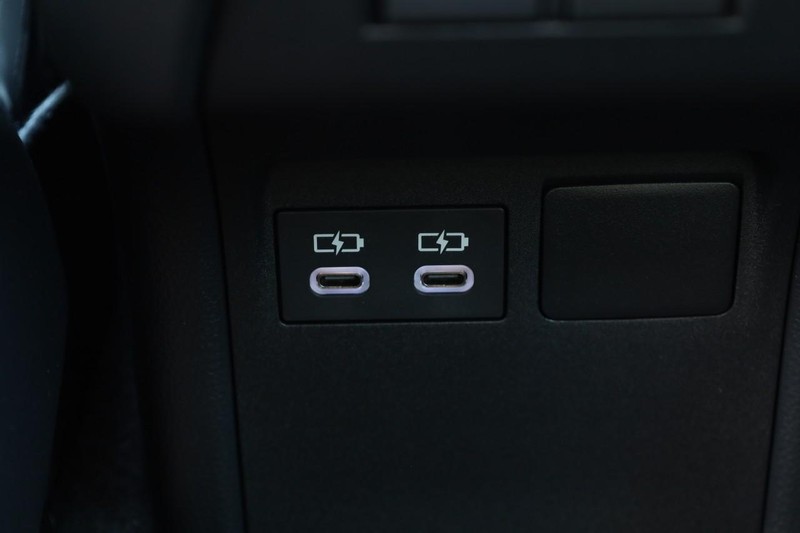 Toyota Prius Vehicle Image 22