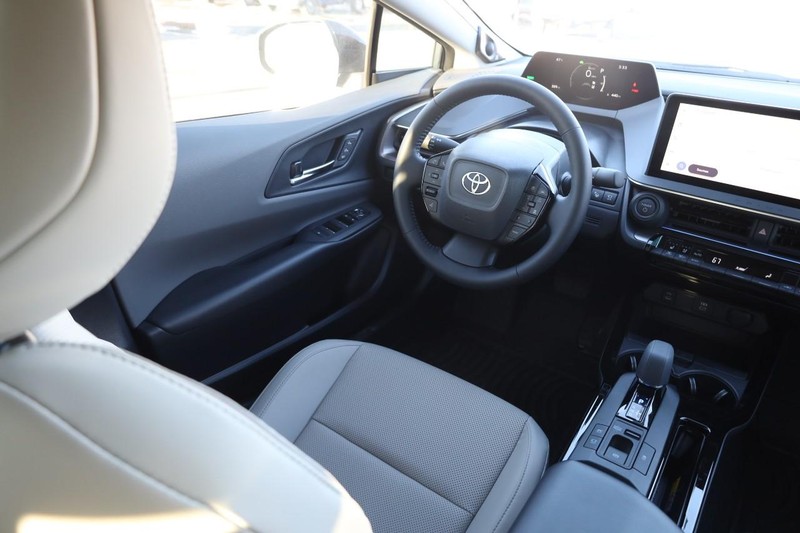 Toyota Prius Vehicle Image 24