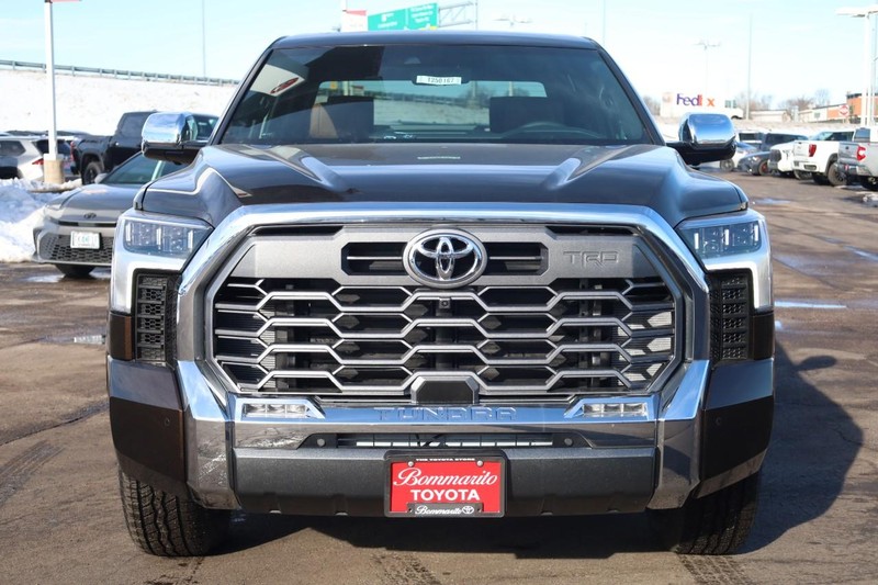 Toyota Tundra 4WD Vehicle Image 05