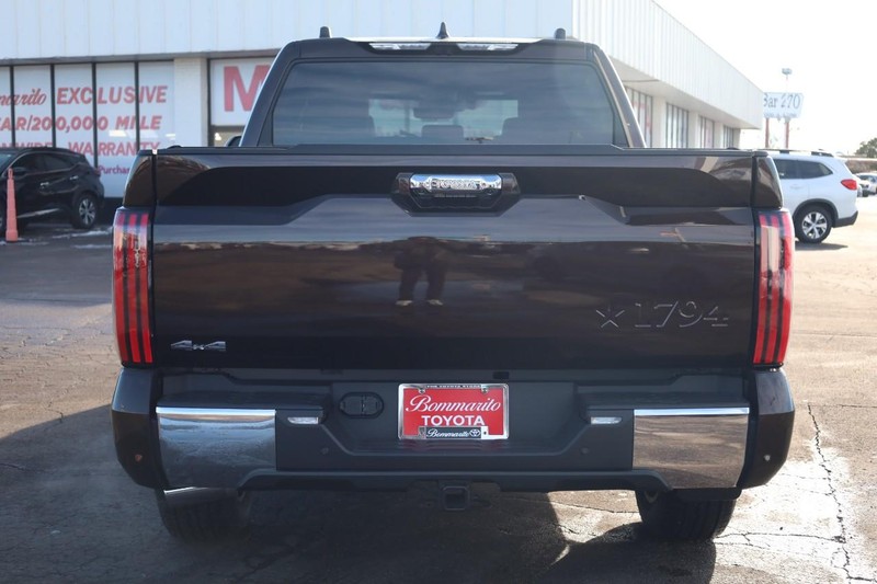 Toyota Tundra 4WD Vehicle Image 07