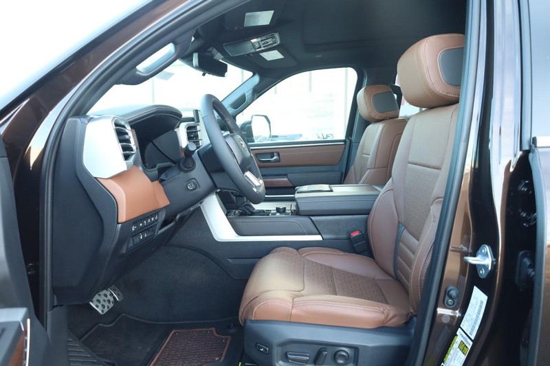 Toyota Tundra 4WD Vehicle Image 09