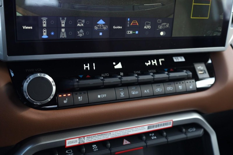 Toyota Tundra 4WD Vehicle Image 15