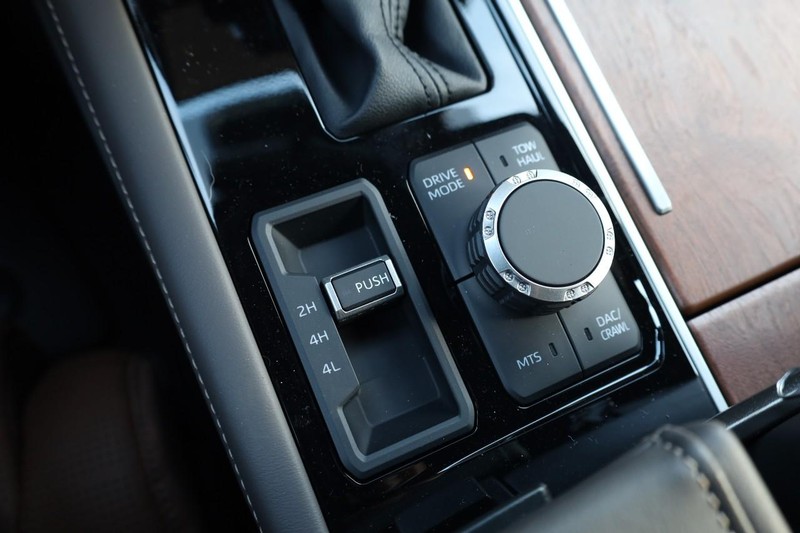 Toyota Tundra 4WD Vehicle Image 17