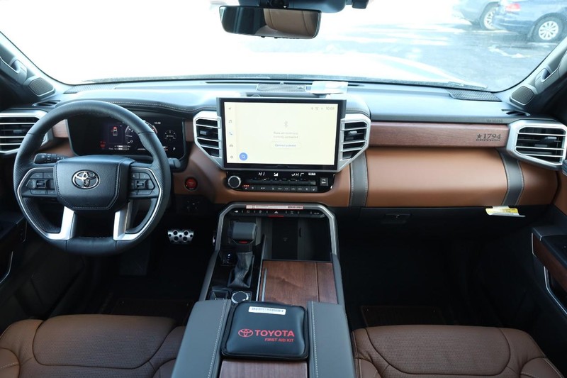 Toyota Tundra 4WD Vehicle Image 24