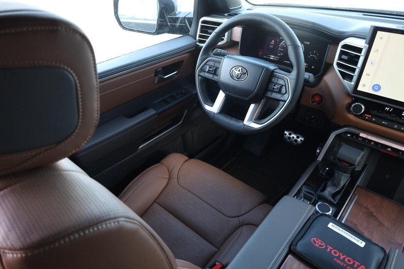 Toyota Tundra 4WD Vehicle Image 25