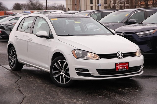 Used 2017 Volkswagen Golf SE with VIN 3VW217AU3HM017123 for sale in Hazelwood, MO