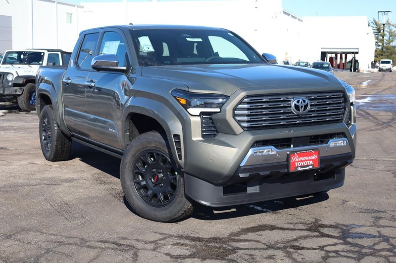 Toyota Tacoma 4WD Vehicle Image 02