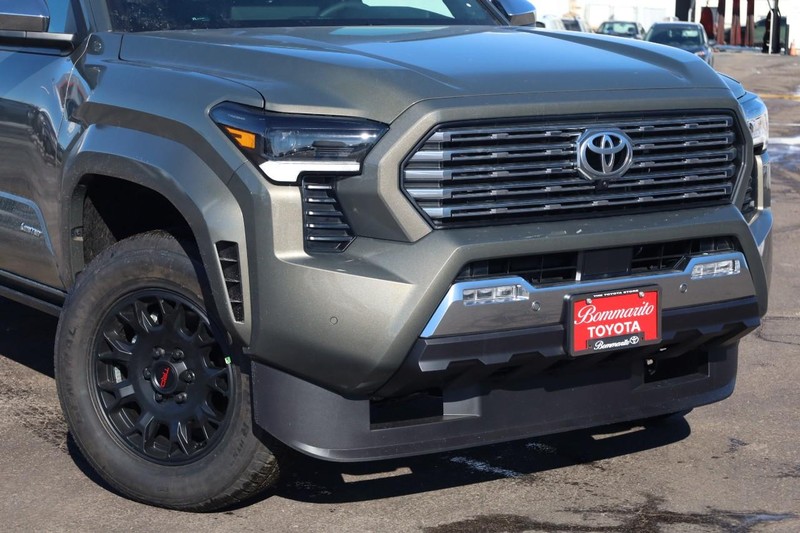 Toyota Tacoma 4WD Vehicle Image 03