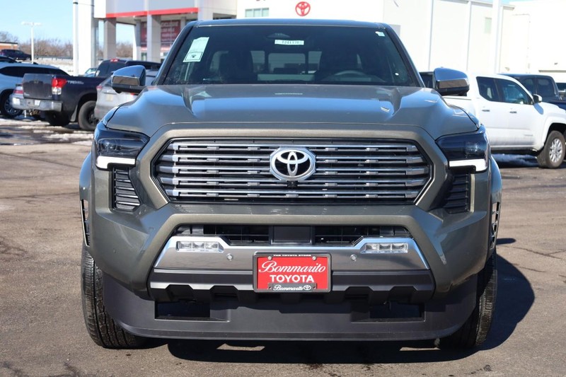 Toyota Tacoma 4WD Vehicle Image 05