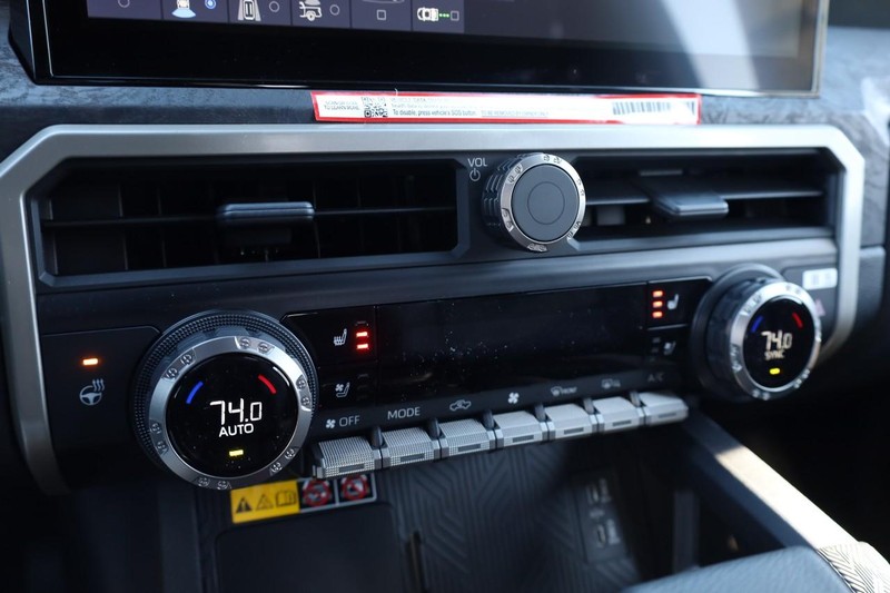 Toyota Tacoma 4WD Vehicle Image 15