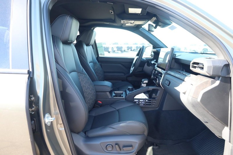 Toyota Tacoma 4WD Vehicle Image 25