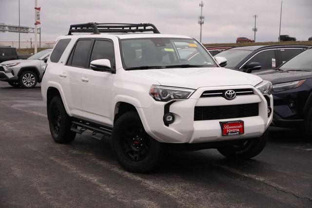 Used 2021 Toyota 4Runner SR5 Premium with VIN JTENU5JR4M5863943 for sale in Hazelwood, MO