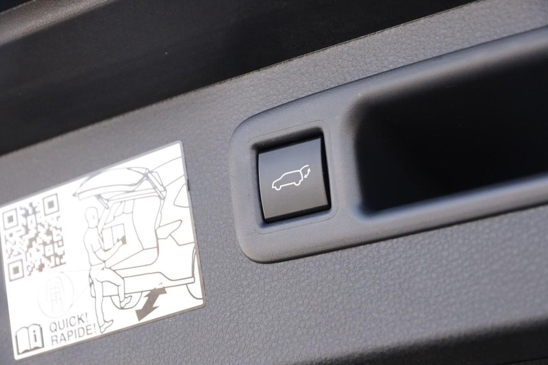 Toyota Highlander Vehicle Image 11